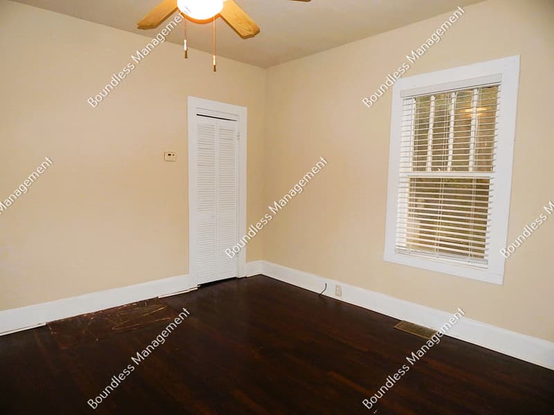 College Park House: 1776 Lyle Ave