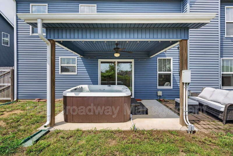 Clarksville House: 488 Kinslow Court
