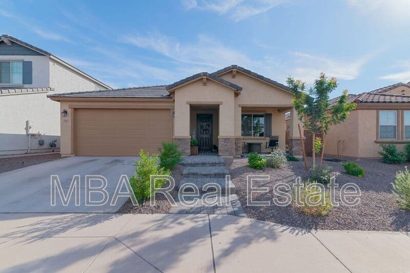Laveen House: 6803 W Winston Dr