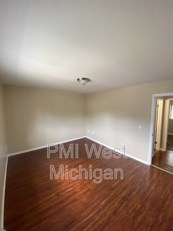 Grand Rapids Townhome: 6081 In The Pines Dr SE