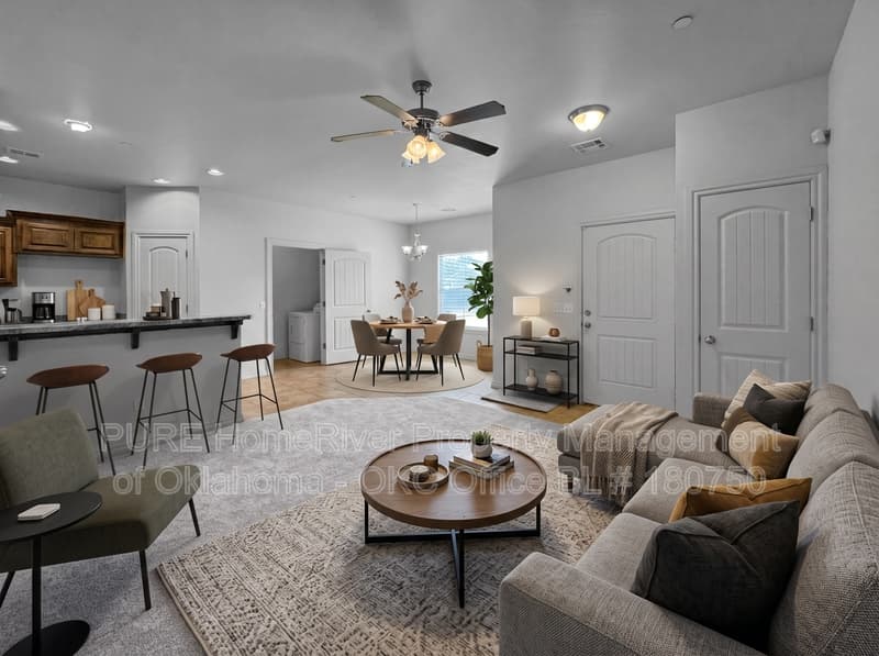 Oklahoma City House: 909 SW 92nd St