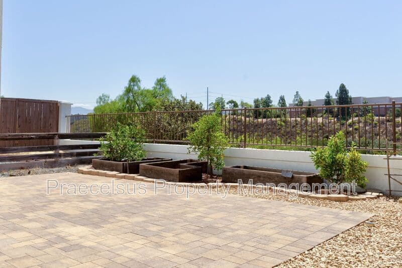 Chula Vista House: 978 Norella St