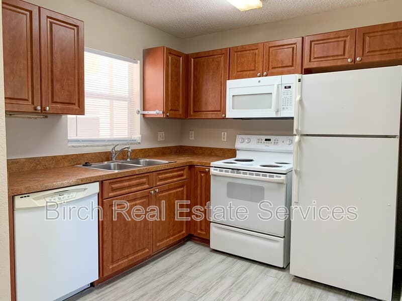 Clearwater House: 1844 East Drive