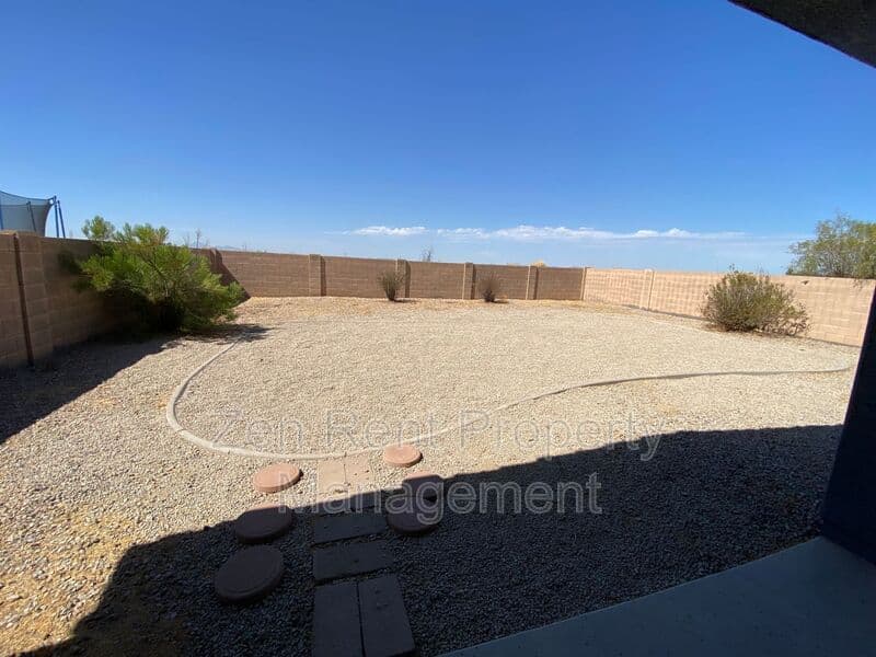 Maricopa House: 36971 W Oliveto Ave