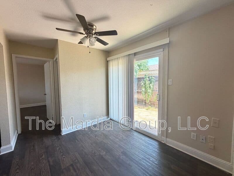 Irving House: 901 Redbird Dr