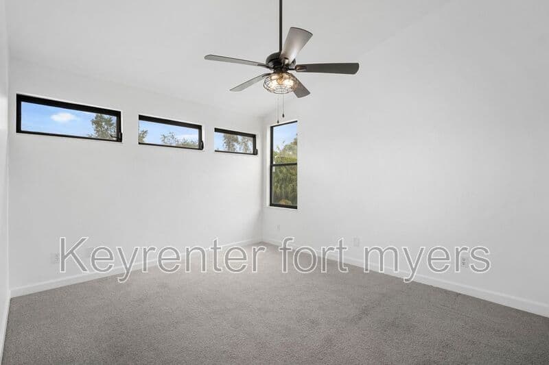 Fort Myers House: 6213 Timberwood Cir