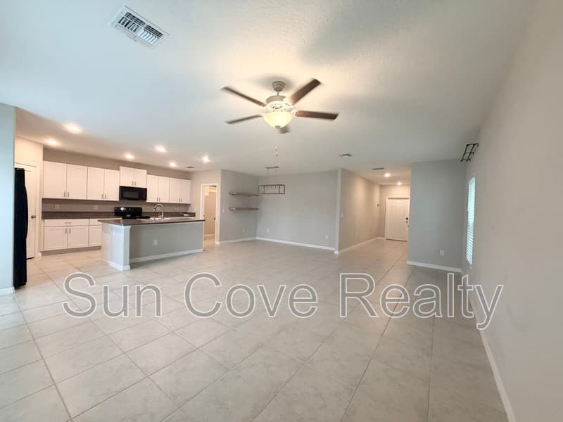 Tampa House: 4114 Romano Busciglio St