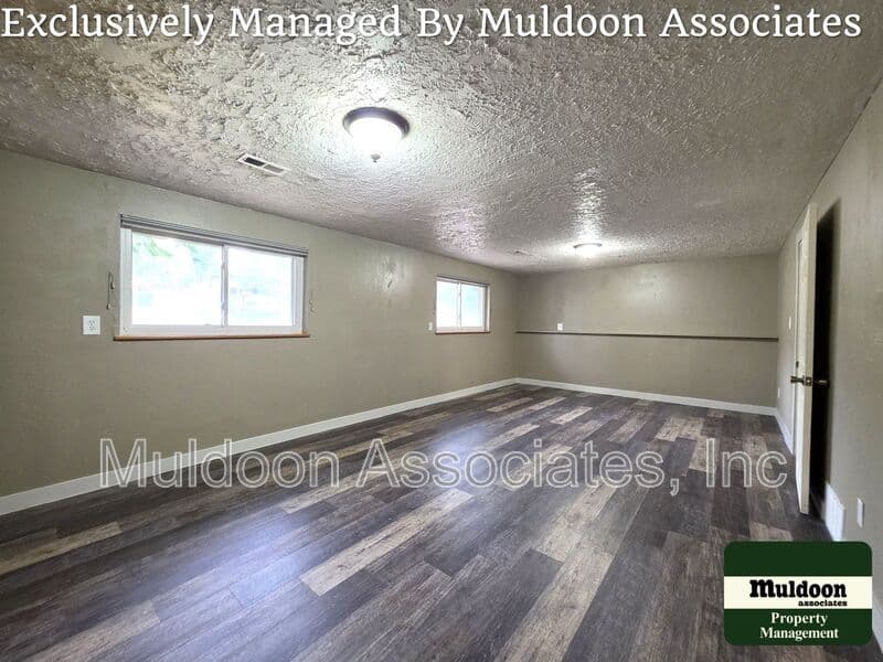 Colorado Springs House: 1450 Luna Vista Drive