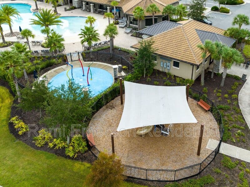 Kissimmee Townhome: 2232 Centerra Loop