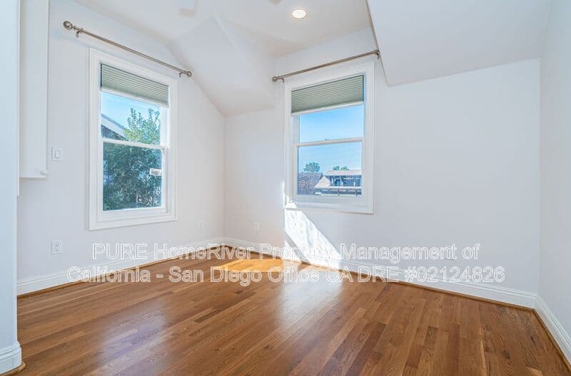 San Diego House: 2477 A St