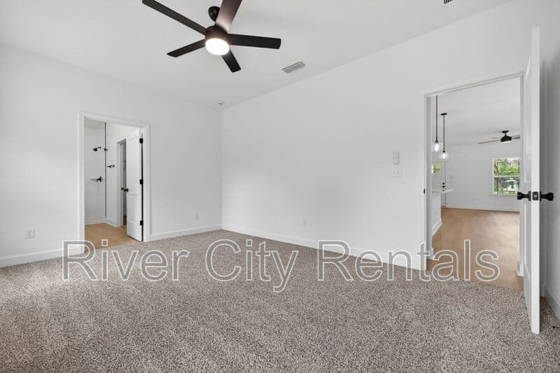 Sanderson House: 9281 Dolphin St