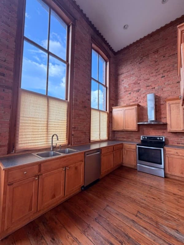 Prosperity Condo: 106 Grace Street - 1