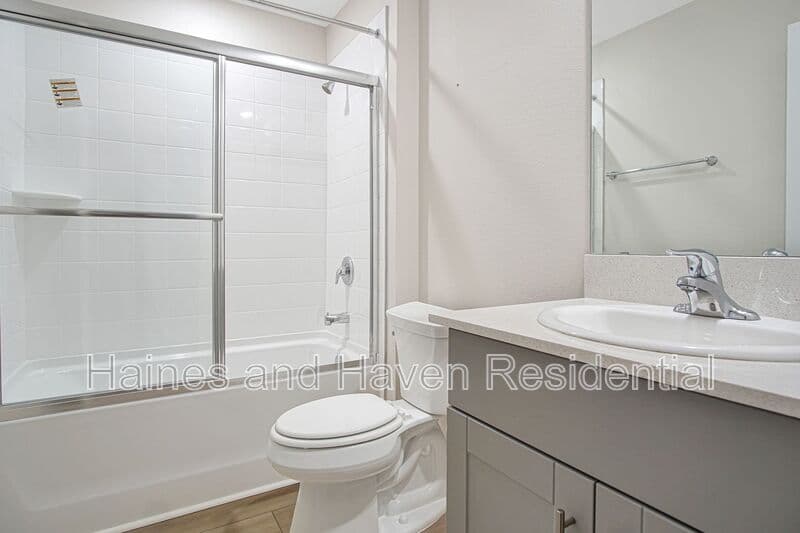 Lake Hamilton House: 3889 Geranium Ave