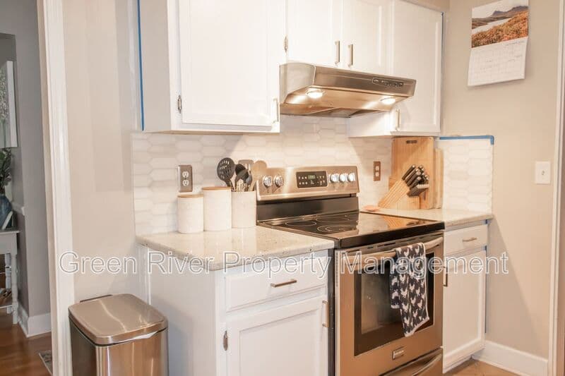 Jacksonville House: 12955 Julington Ridge Drive E