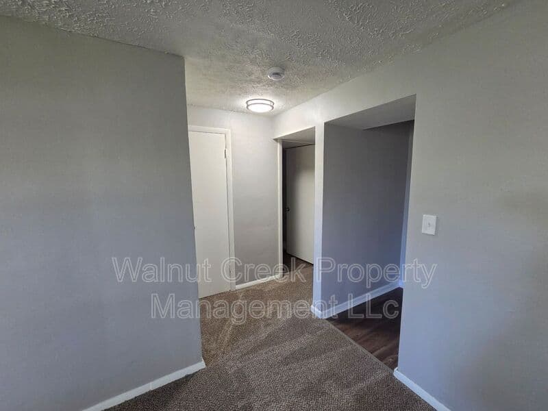 Elyria Condo: 41547 Elmwood St