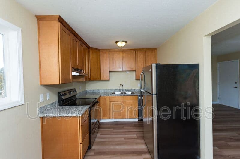 Portland House: 4633 SW Huber St