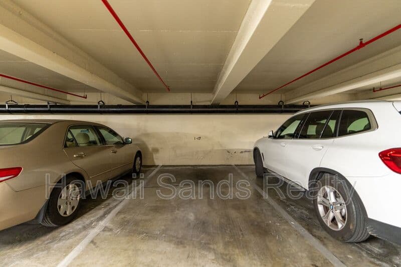 Honolulu House: 1717 Ala Wai Blvd