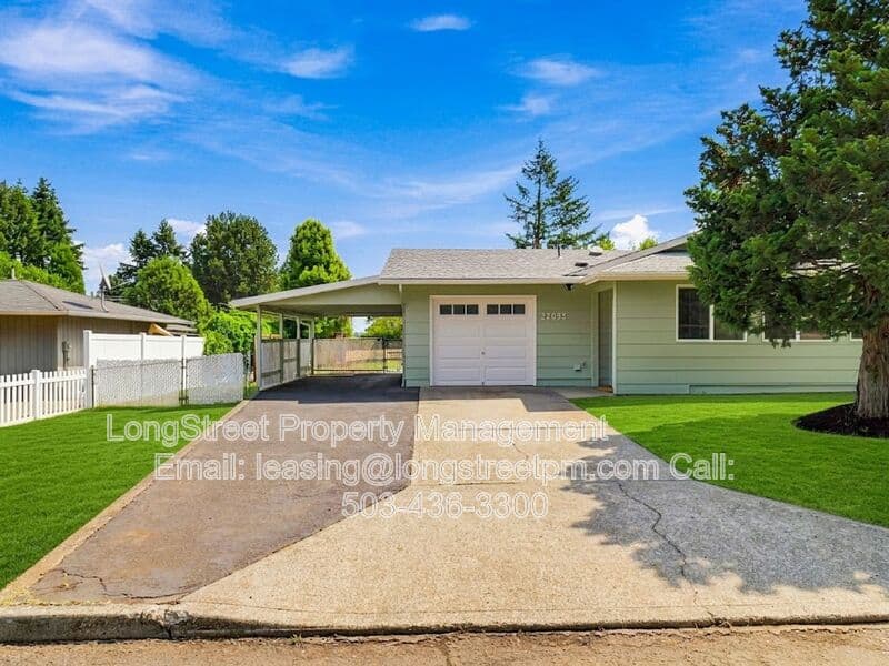 Beavercreek House: 22032 S Dans Ave