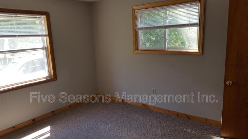 Burlington Condo: 80 Chase Street
