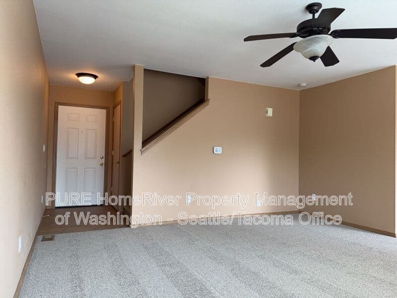 Tacoma House: 126 131st St E