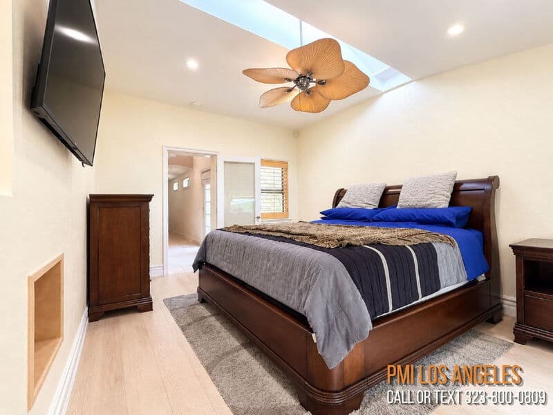 Los Angeles House: 6102 South Citrus Avenue