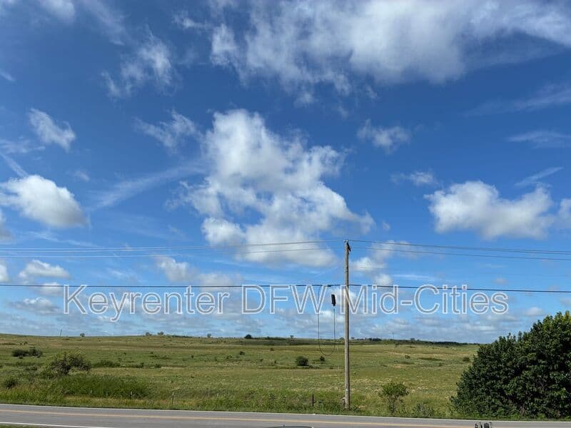 Fort Worth House: 13320 White Settlement Road