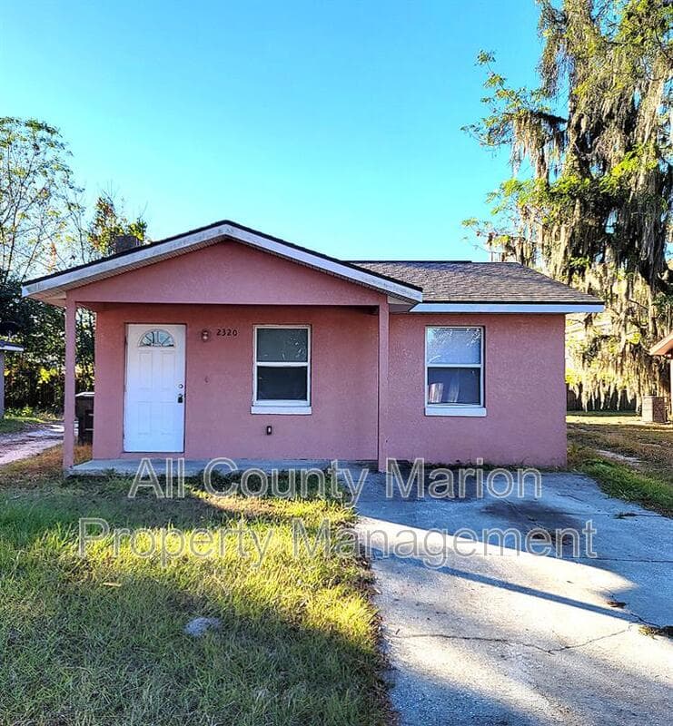 Ocala House: 2320 SW Fort King ST