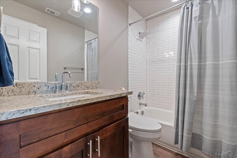 Lago Vista Condo: 5800 Club House Drive A