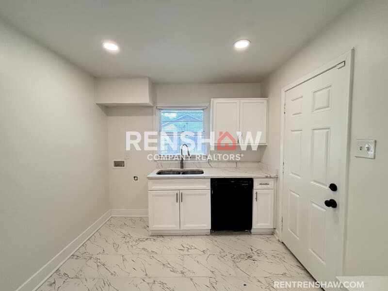 Memphis House: 4910 Helene Rd