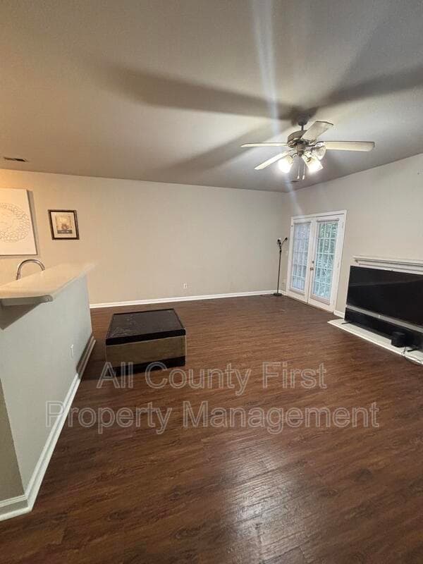Unit 2 
College Park House: 2829 Windsor Forrest Ct