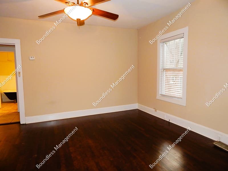 College Park House: 1776 Lyle Ave