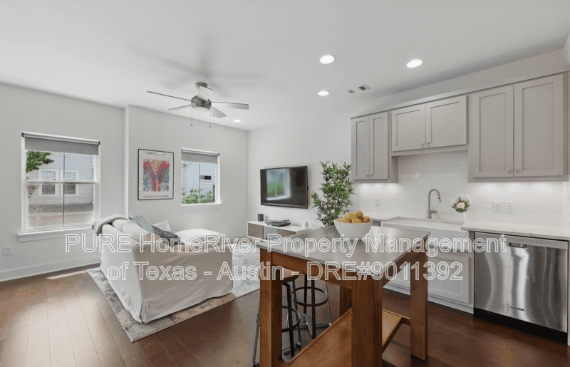Austin Condo: 2710 Halcyon Drive