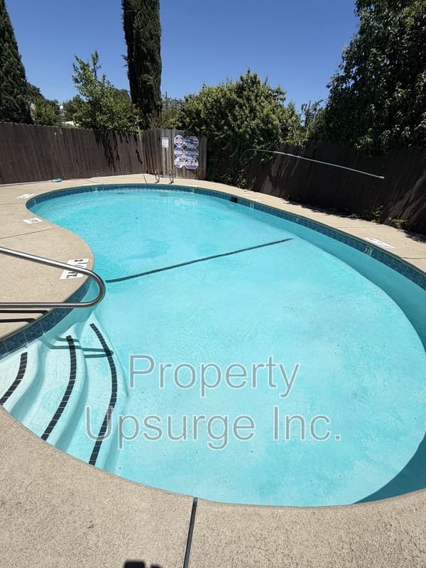 Yuba City Condo: 330 Bird St