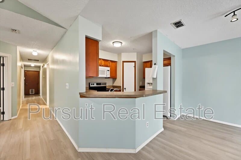 Jacksonville House: 3811 Millpoint Drive