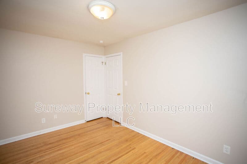 Cherry Hill House: 126 Sharrowvale Rd