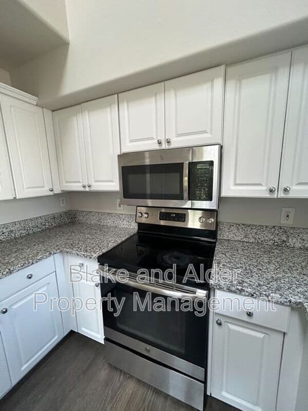 Portland House: 5609 SE 117TH Ave