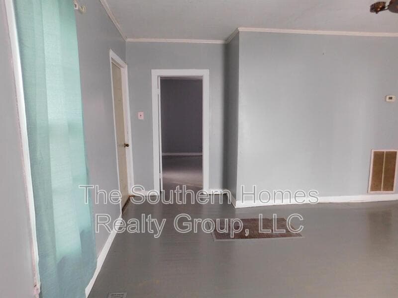 Sweetwater House: 1402 Broad Street