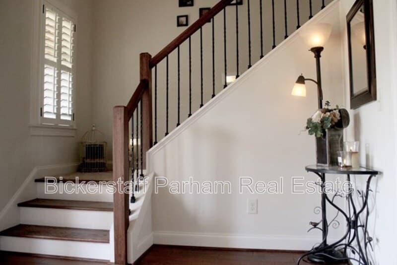 Columbus House: 7165 Bridgemill Drive