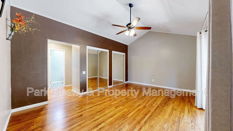 Aurora House: 2946 S Moline Pl