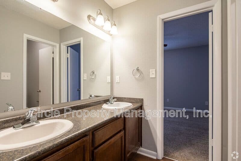 Huntsville Apartment: 2021 Highridge Drive SW