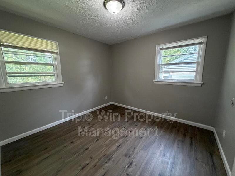 Saint Louis House: 1113 Highmont Dr