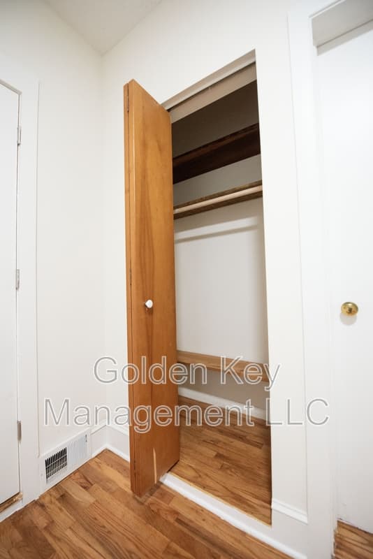 North Olmsted Condo: 5195 Dover Center Road - 1