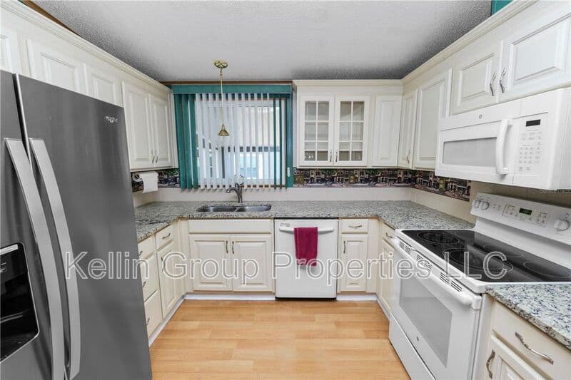 Lakeland House: 1706 Fox Hill Dr