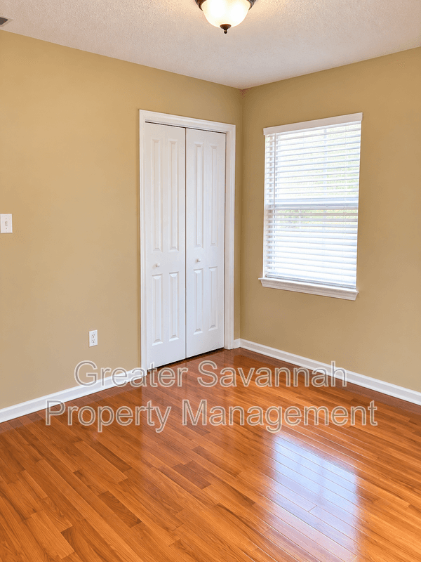 Savannah House: 902 Old Mill Road