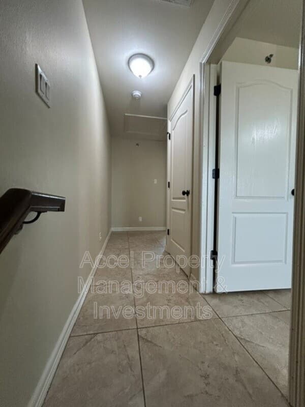 Alton Condo: 2603 E. Eisenhower