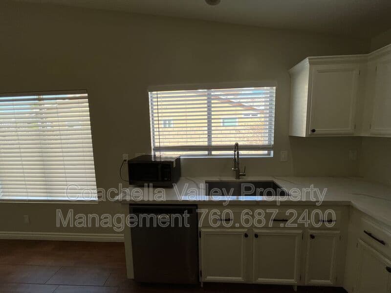 Indio House: 43209 Avenida Isabella