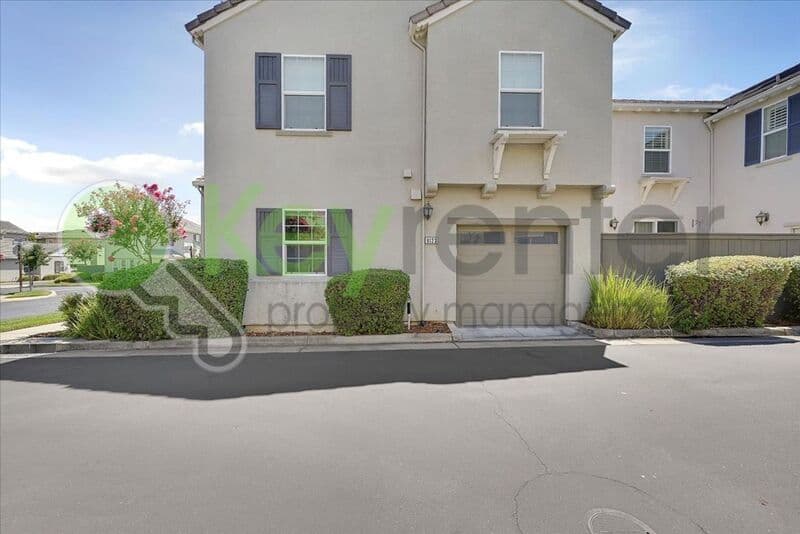 Orangevale House: 6123 Rolkingham Lane
