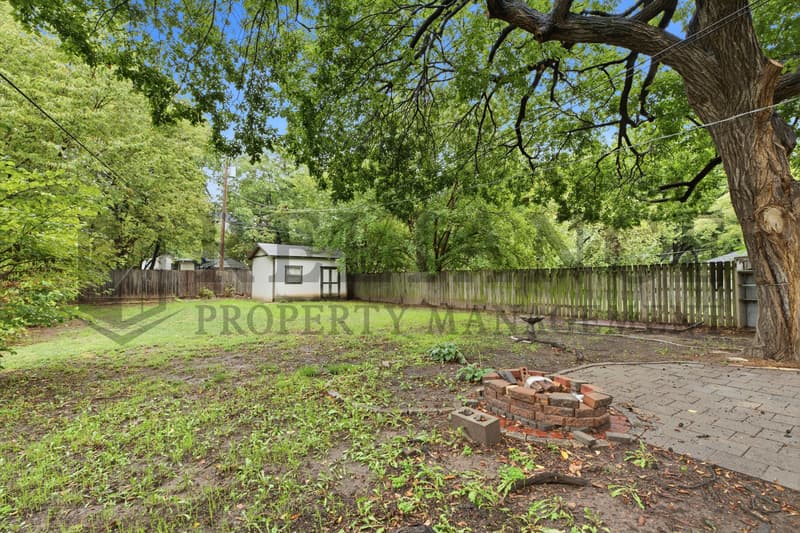 Wichita House: 122 Gordon South