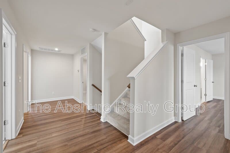 Fuquay-Varina House: 1511 Woodland Knoll Court
