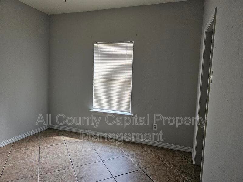 Buda House: 308 Mary St #A,